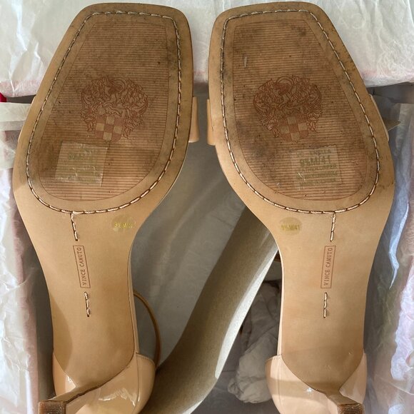 Vince Camuto nude patent leather heel - Picture 16 of 16